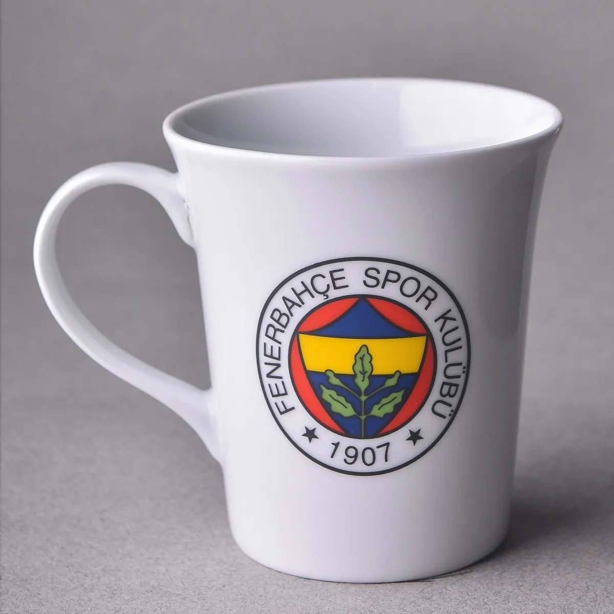 Beyaz porselen kupada sarı-lacivert yuvarlak arma baskı — Model 1008p
