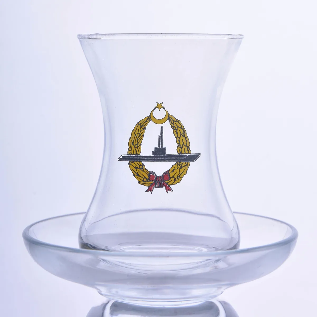 Slender-waisted tea glass printed with gold laurel wreath emblem — Model 1002c
